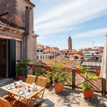 Sunbeam Palace * Venice