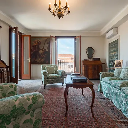 Sunbeam Palace Venice