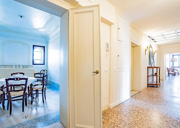 Sunbeam Palace * Venezia