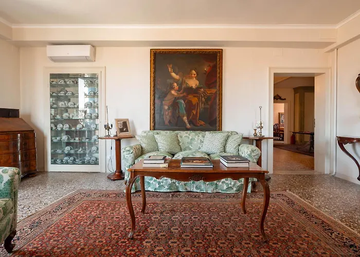 Sunbeam Palace Venezia