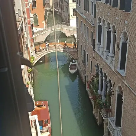 Sunbeam Palace Апартаменты